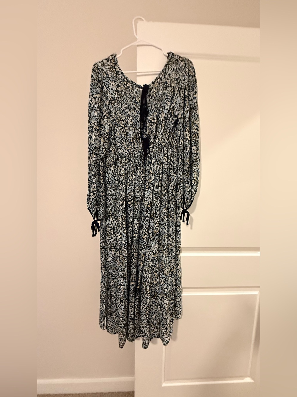 Black and Light Blue Floral Long-Sleeve Maxi Dress - Picture 7 of 8